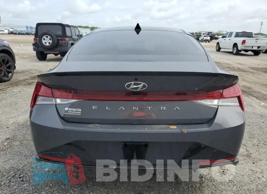 KMHLR4AF1PU581682 Photo# 6
