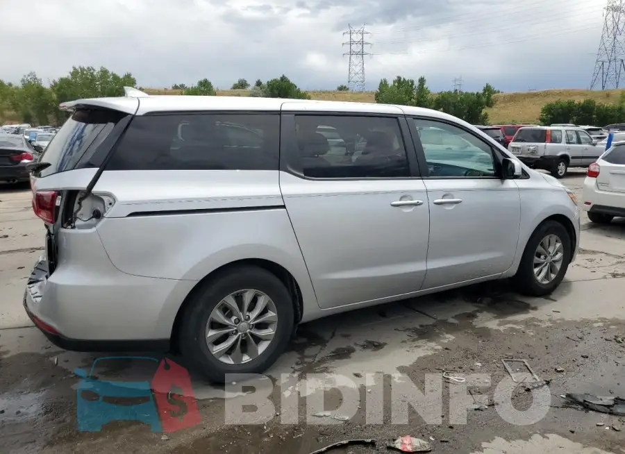 KNDMB5C19L6581772 Photo# 3