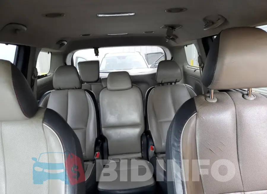 KNDMB5C1XH6329343 Photo# 10