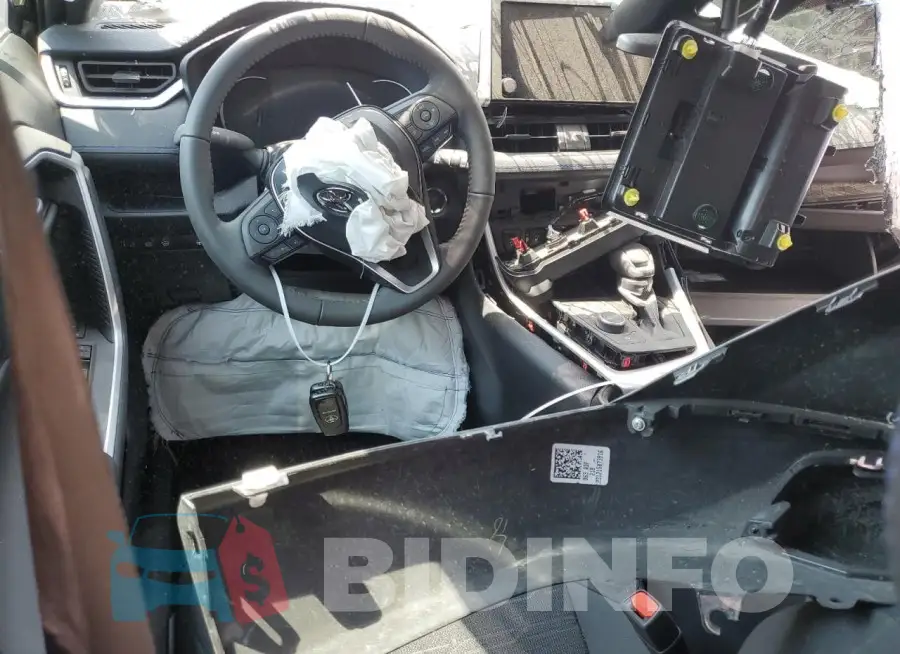 4T3T6RFV1RU148038 Photo# 8
