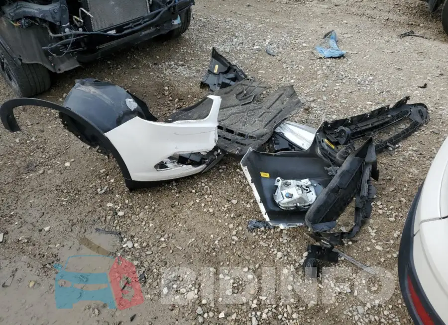 1FMCU0J95HUE22506 Photo# 13