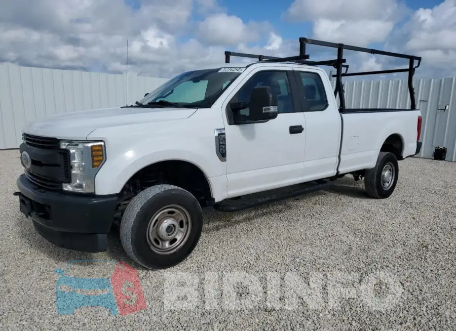 1FT7X2B68JEB22469 Photo# 1