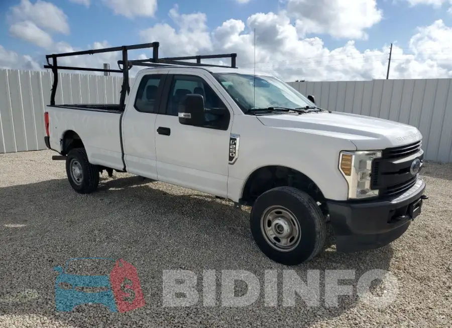 1FT7X2B68JEB22469 Photo# 4