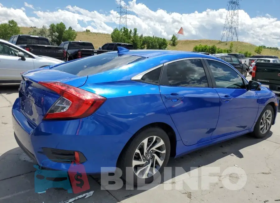 19XFC2F87JE044189 Photo# 3