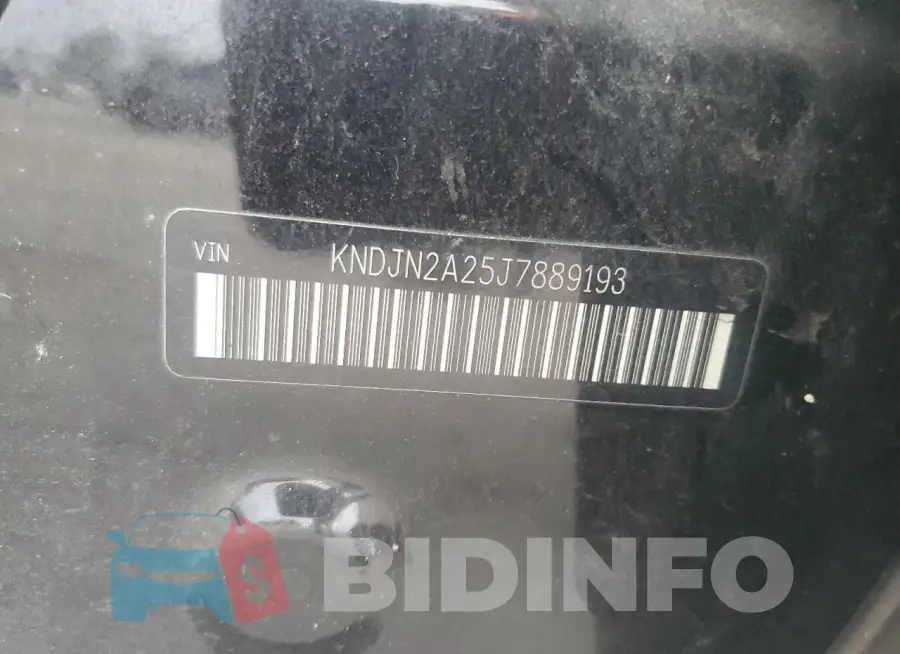 KNDJN2A25J7889193 Photo# 14