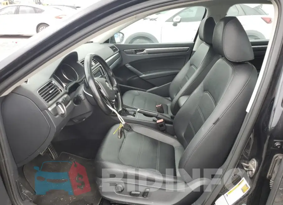1VWDT7A37HC055367 Photo# 7