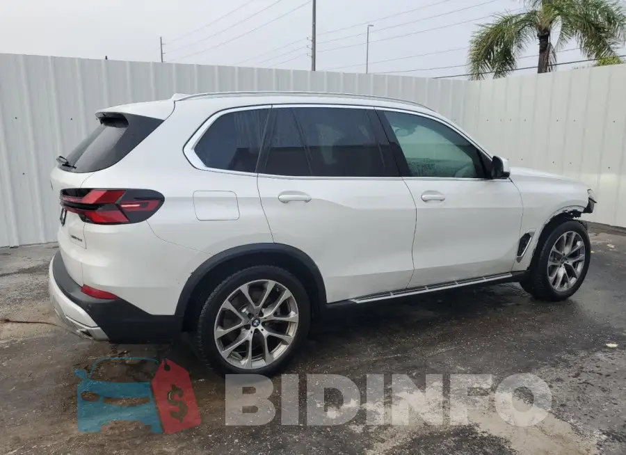 5UX13EU02R9V56174 Photo# 3