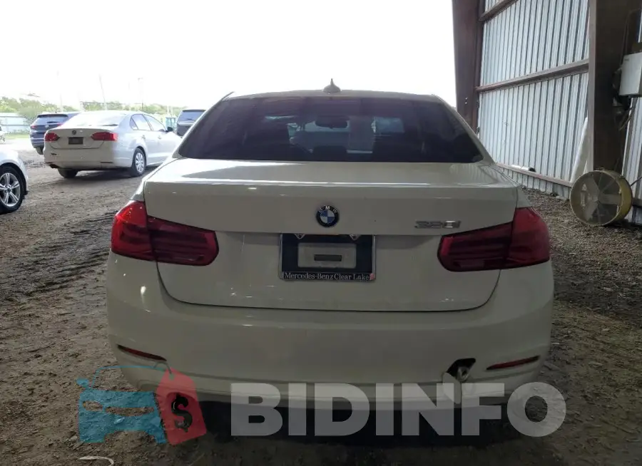 WBA8E1G53JNU93671 Photo# 6