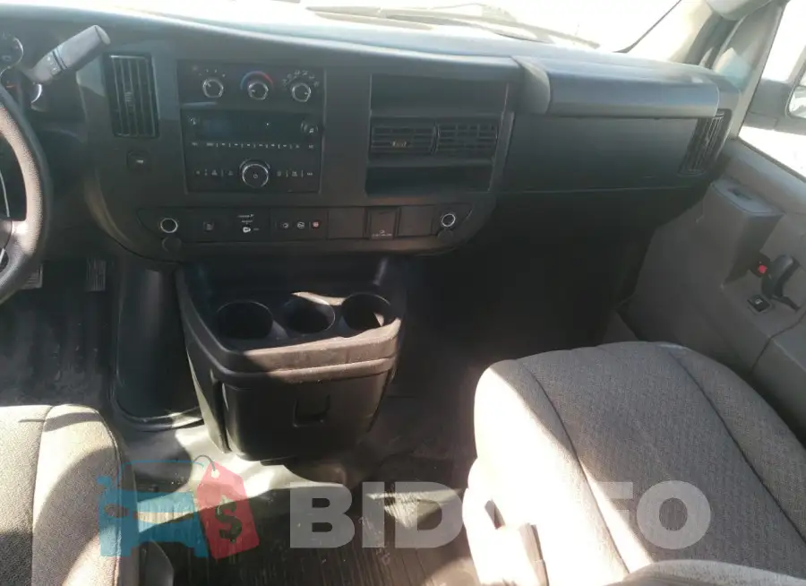 1GCZGHFG2J1199425 Photo# 8