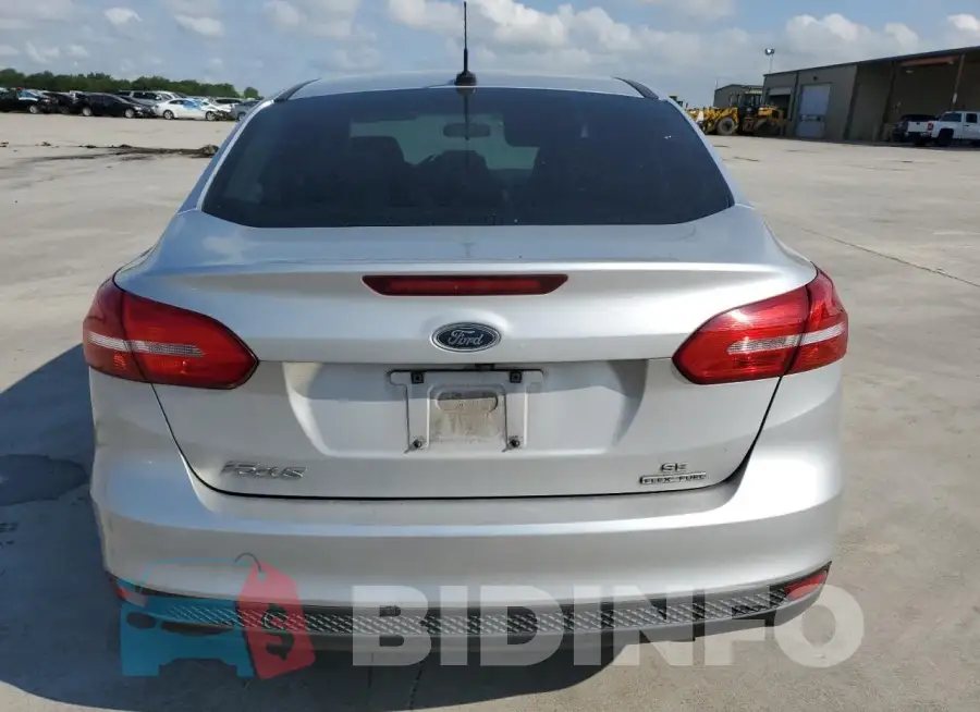 1FADP3F28GL305607 Photo# 6