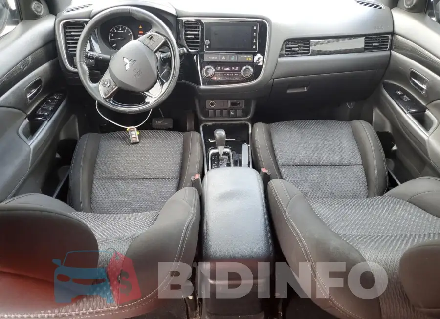 JA4AD3A30JZ061116 Photo# 8