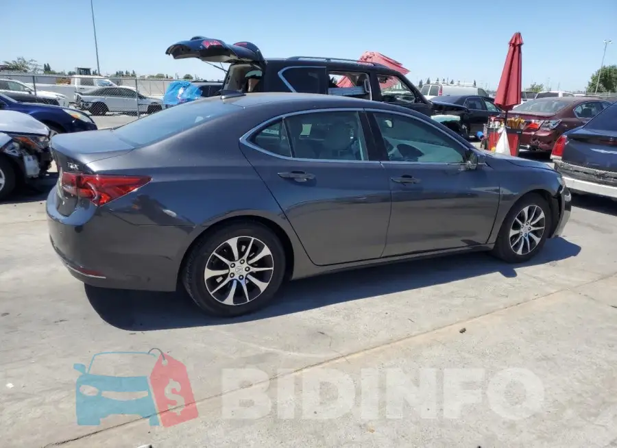 19UUB1F35FA024883 Photo# 3
