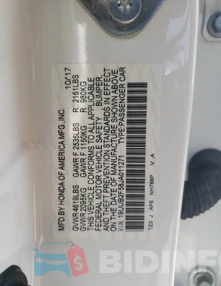 19UUB2F58JA011271 Photo# 12