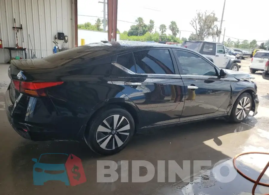 1N4BL4DVXNN361040 Photo# 3