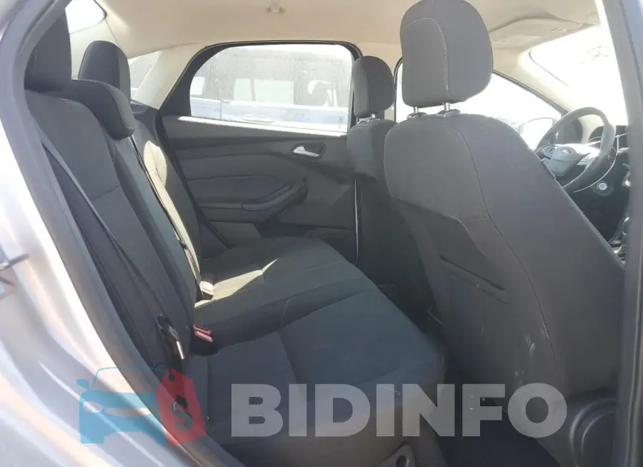 1FADP3F2XJL284797 Photo# 10