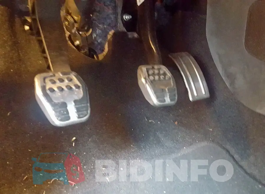 1FADP3L97JL289277 Photo# 9