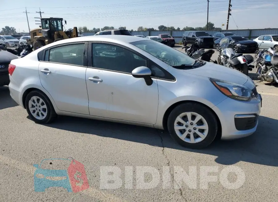 KNADM4A31H6057237 Photo# 4