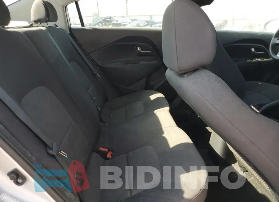 KNADM4A31H6057237 Photo# 10