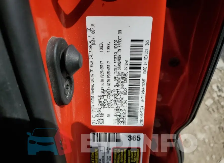 3TMCZ5AN0JM181366 Photo# 12
