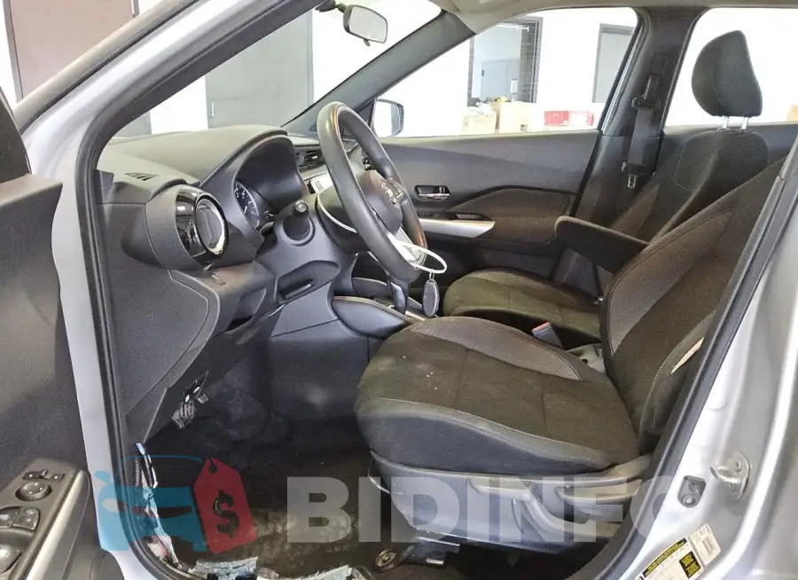 3N1CP5CU4JL517989 Photo# 7