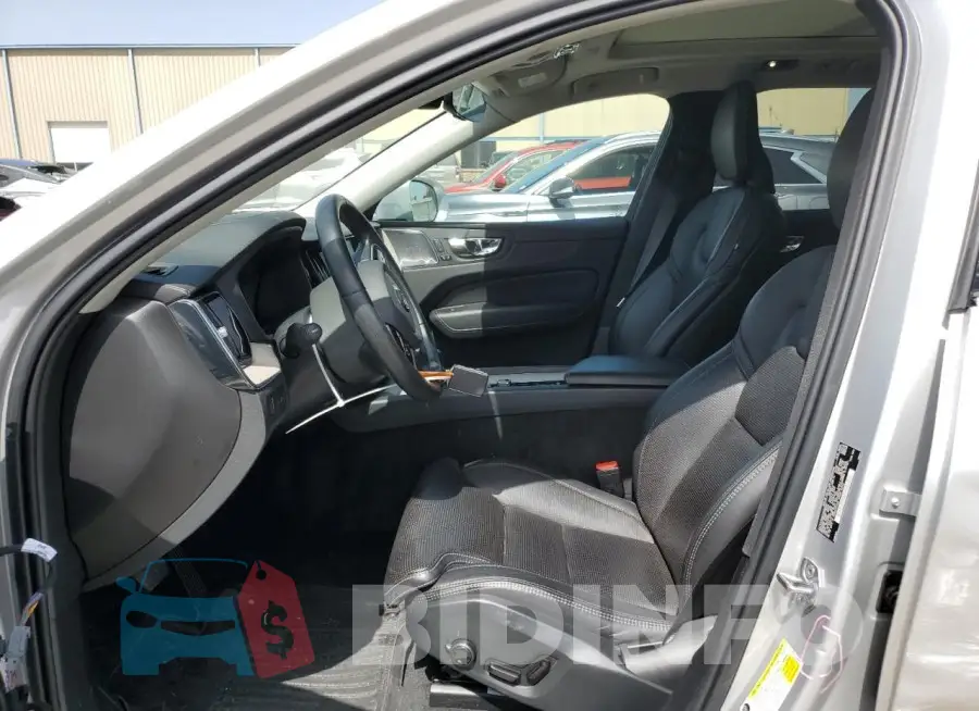YV4102DL5M1682181 Photo# 7