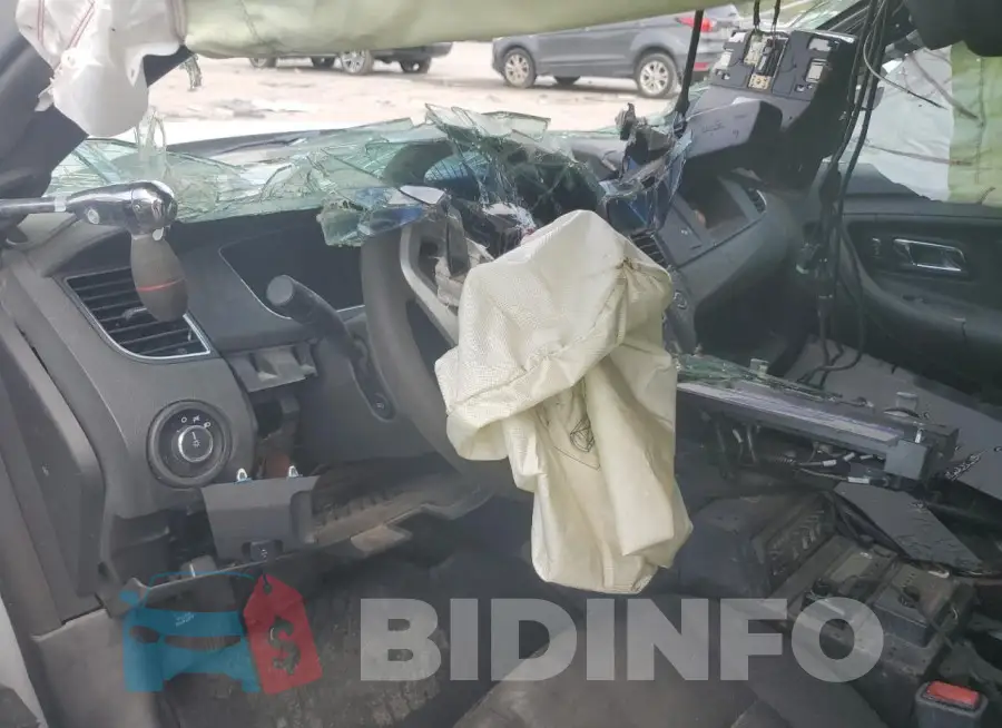 1FAHP2MK6GG117658 Photo# 8