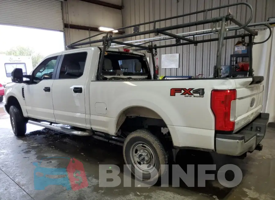1FT7W2B68JEC90891 Photo# 2
