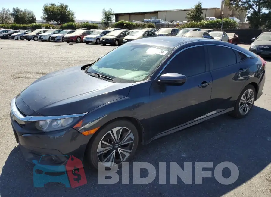 19XFC1F30HE206835 Photo# 1