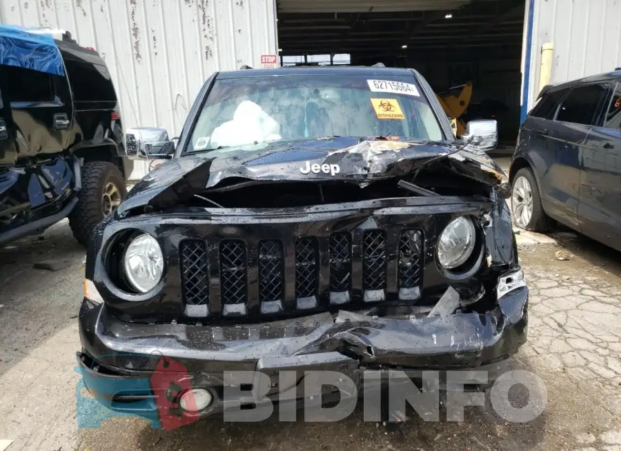 1C4NJPBB1GD677846 Photo# 5