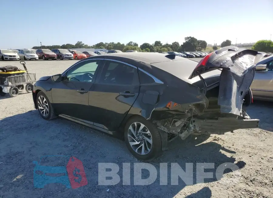 19XFC2F70HE232943 Photo# 2