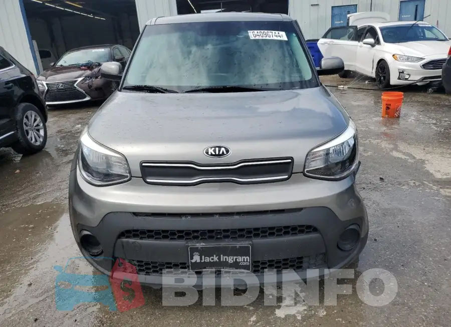 KNDJN2A2XH7462067 Photo# 5