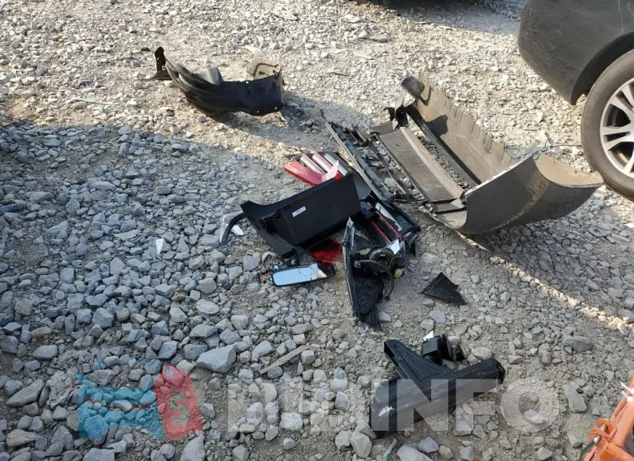 ML32FUFJ9NHF04477 Photo# 12