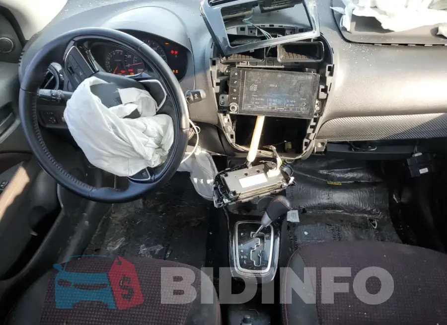 ML32FUFJ9NHF04477 Photo# 8