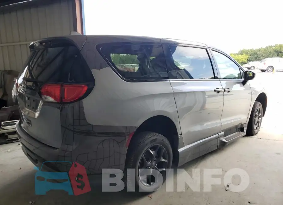 2C4RC1FG4KR681118 Photo# 3