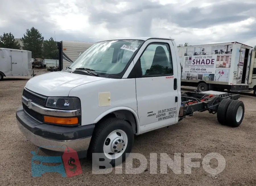 1HA6GUB75NN010262 Photo# 1