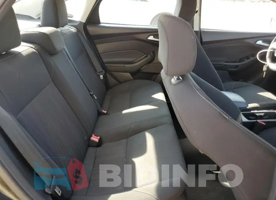 1FADP3F24FL300029 Photo# 10