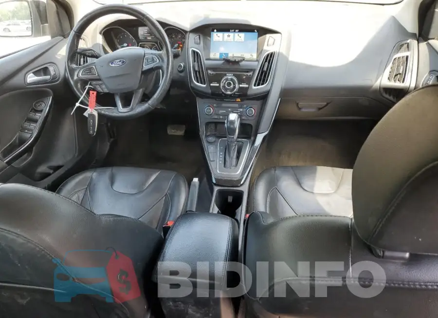 1FADP3J23JL280985 Photo# 8