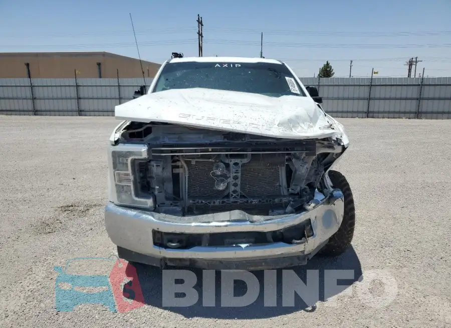1FT7X2A67KEE83114 Photo# 5
