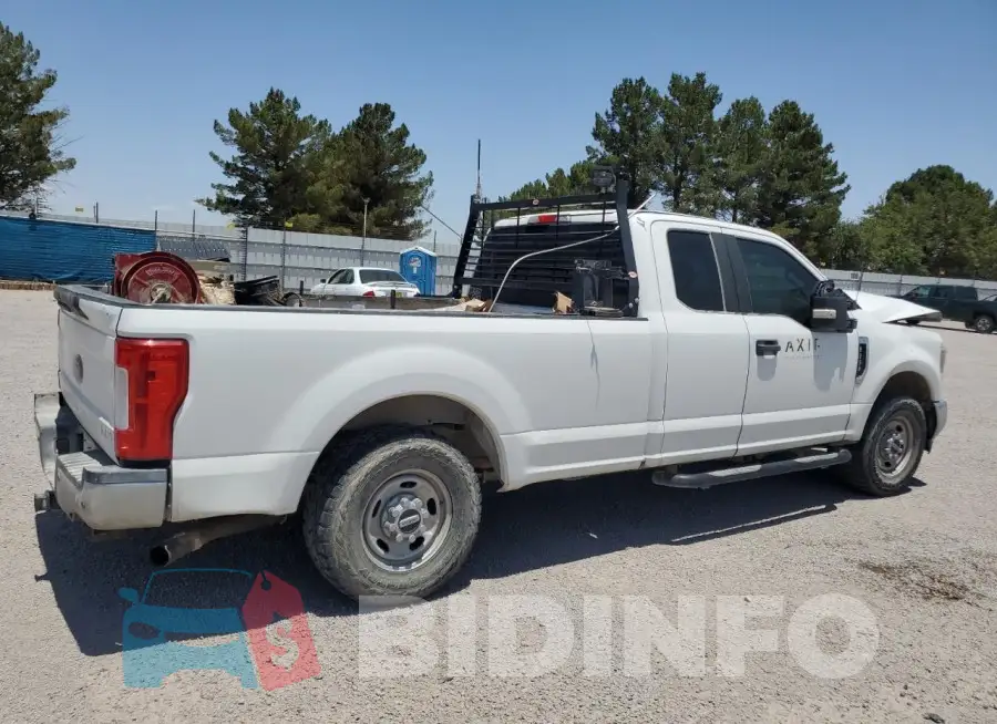 1FT7X2A67KEE83114 Photo# 3