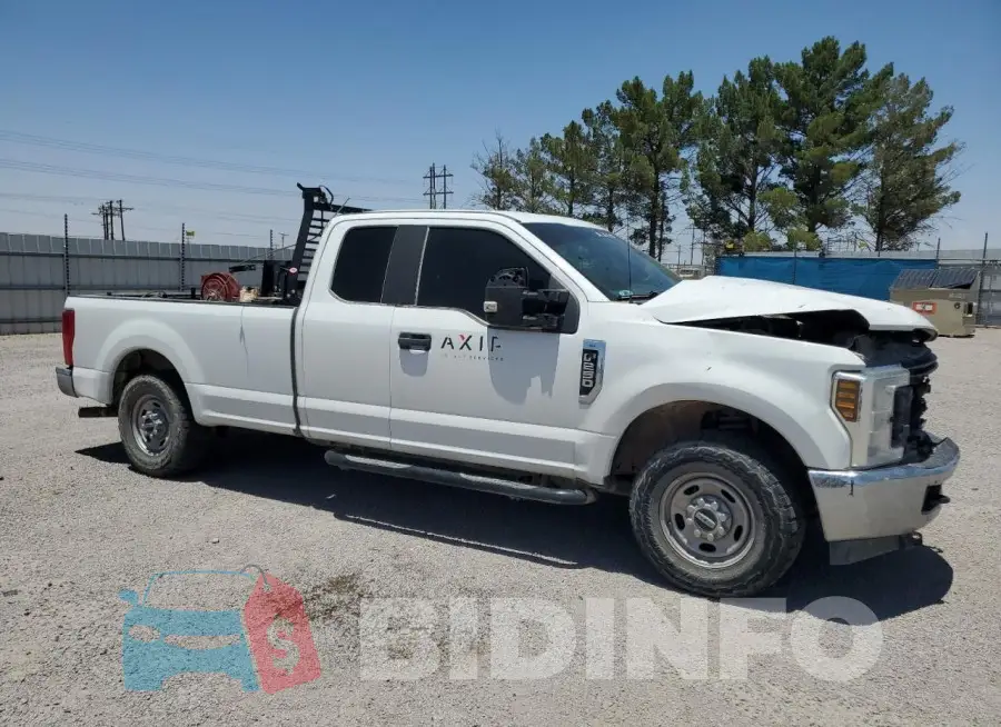 1FT7X2A67KEE83114 Photo# 4