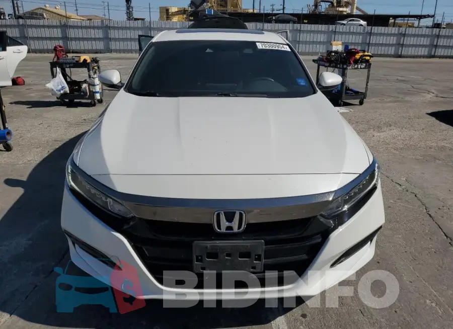 1HGCV2F32KA028263 Photo# 5