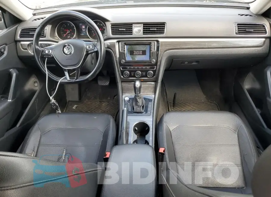 1VWGT7A3XHC028533 Photo# 8