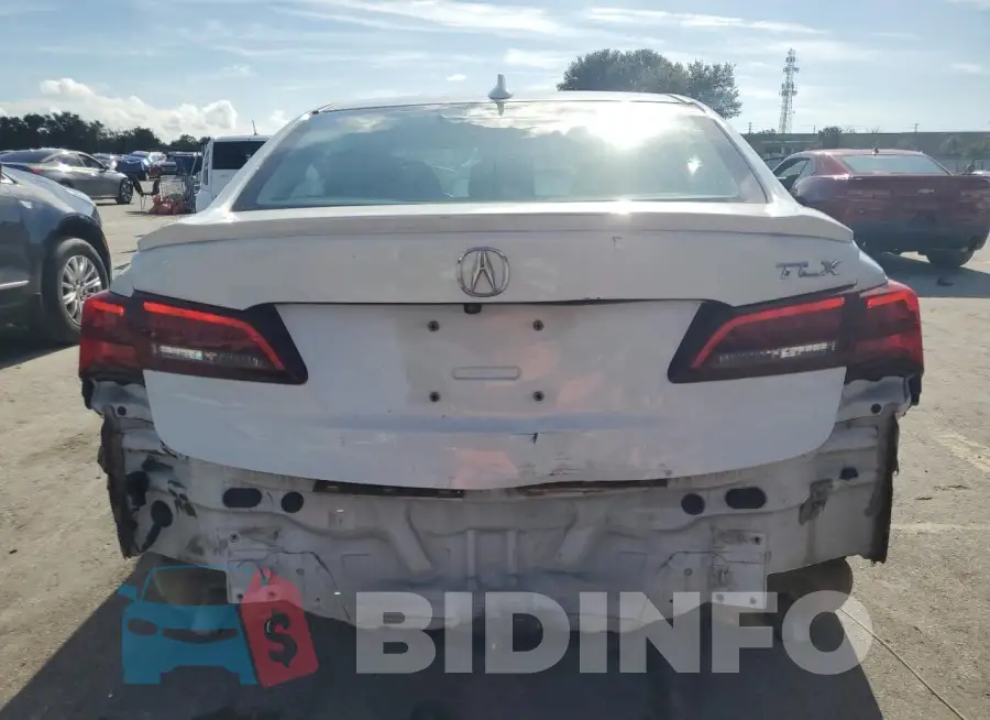 19UUB2F32FA006394 Photo# 6