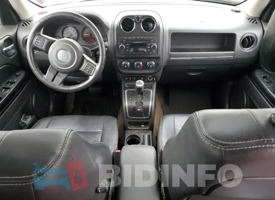 1C4NJRFB3FD109702 Photo# 8
