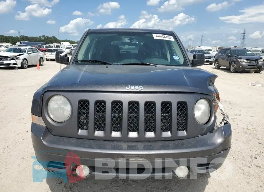 1C4NJRFB9GD626794 Photo# 5