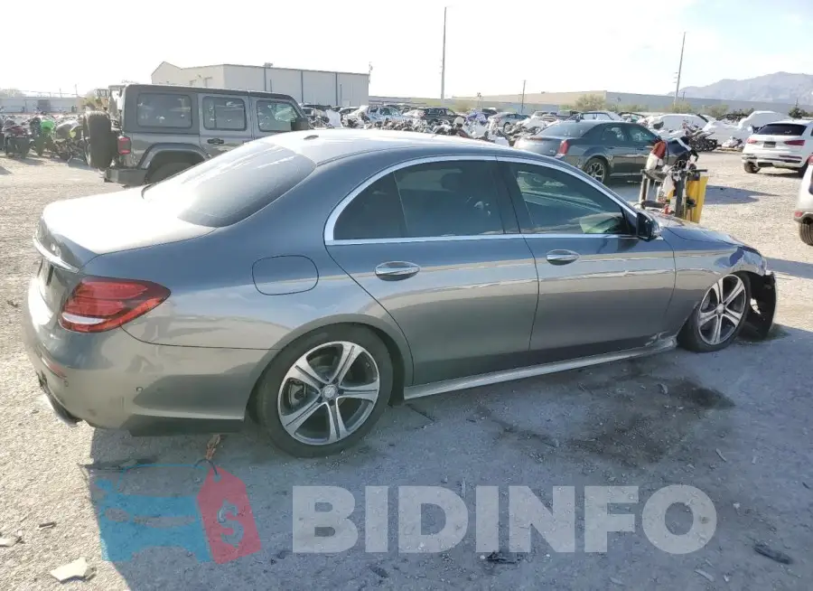 WDDZF4JB8HA189070 Photo# 3