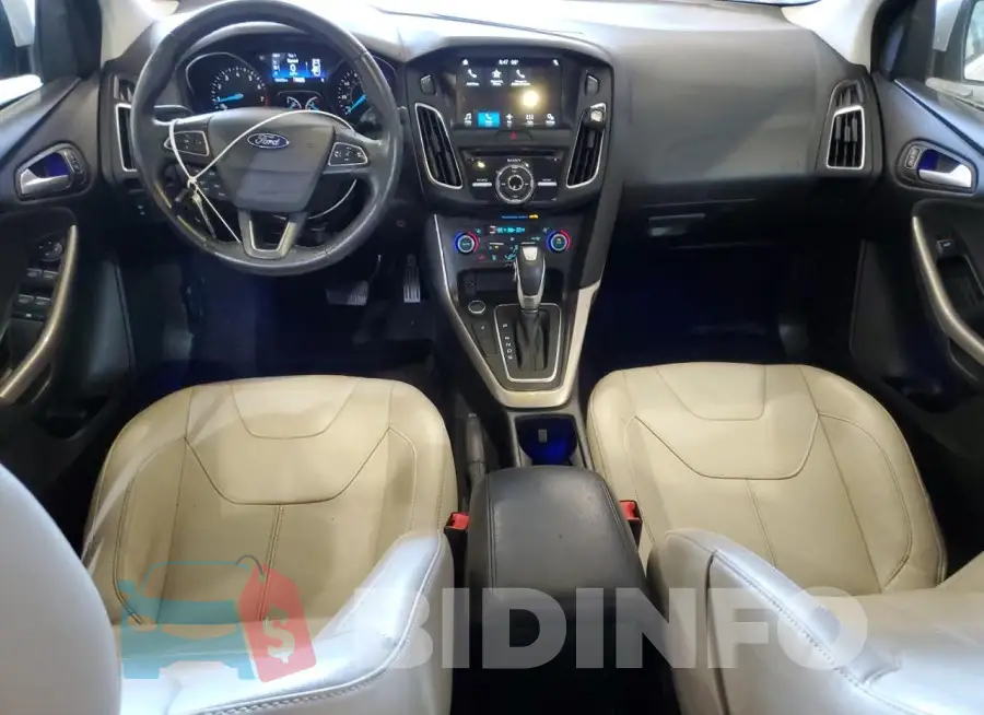 1FADP3J2XHL279889 Photo# 8