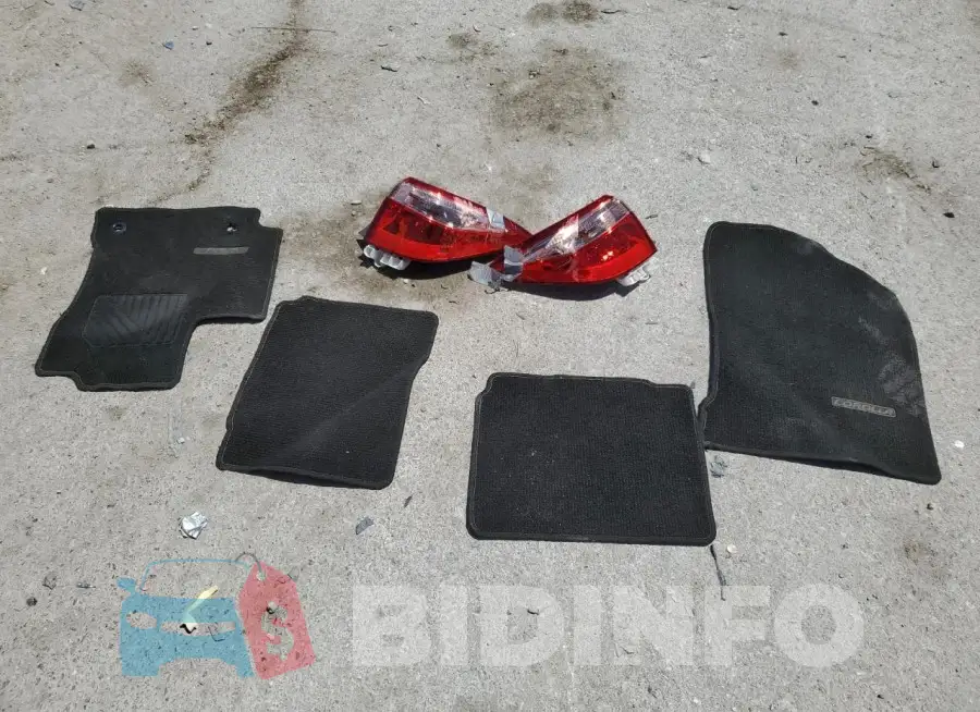 2T1BURHE1JC023151 Photo# 12