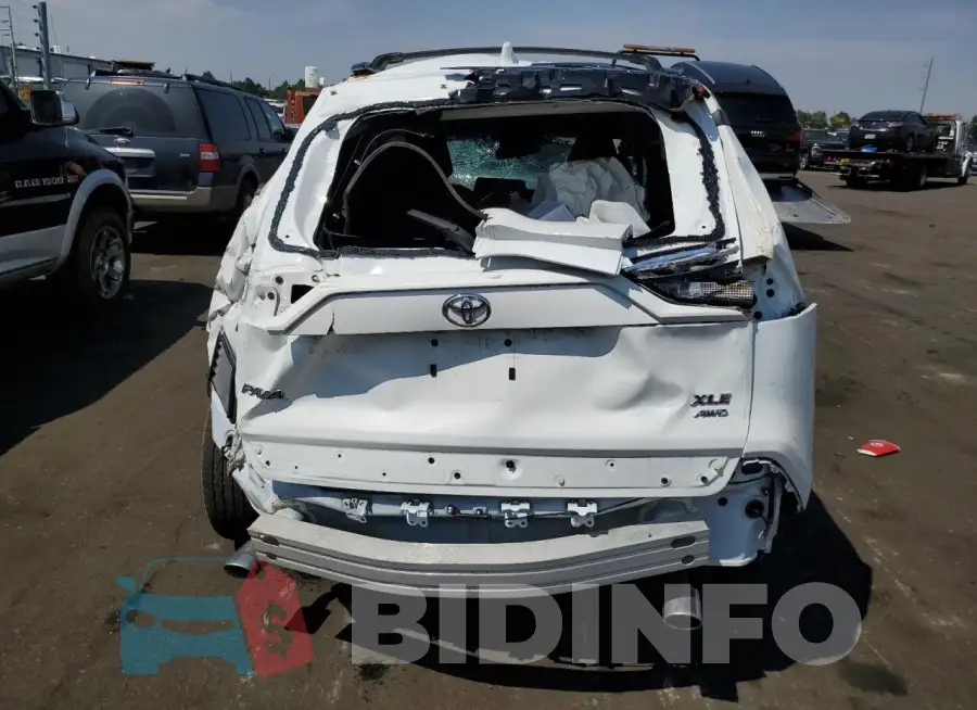 2T3P1RFV8PW369973 Photo# 6