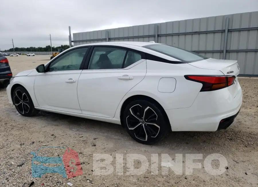 1N4BL4CV1PN330232 Photo# 2